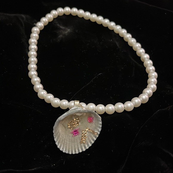 Stretchy Faux Pearls & Real Seashell One if a Kind Handmade Necklace - Picture 3 of 17